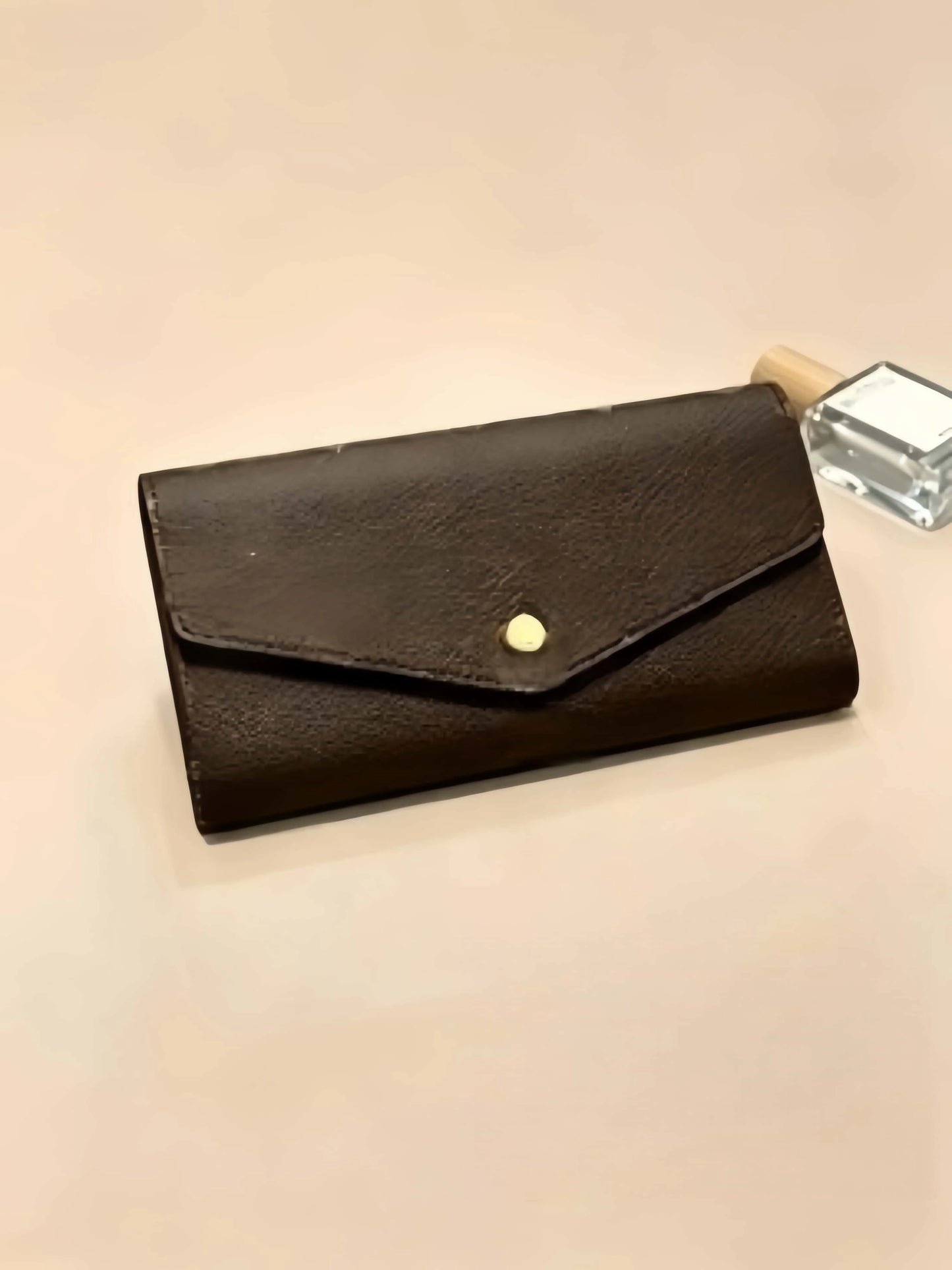 Women PU Clutch Wallet With Flap Modern Fashion Card Holder