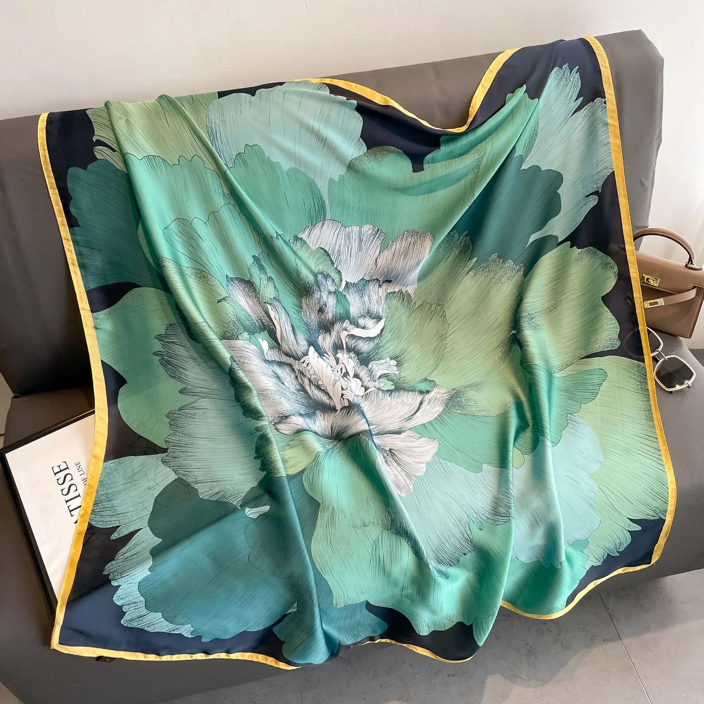 HYKMAIYW Luxury Horse Print Square Scarf Imitation Silk Shawl