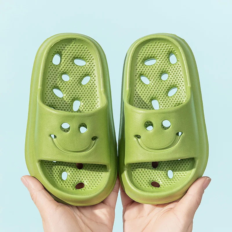 Kids EVA Slippers Unisex Anti Slip Smiling Face Bathroom Footwear