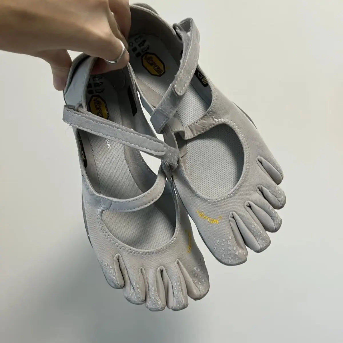 Unisex Five Toes Barefoot Shoes Lightweight Breathable Minimalist Sneakers