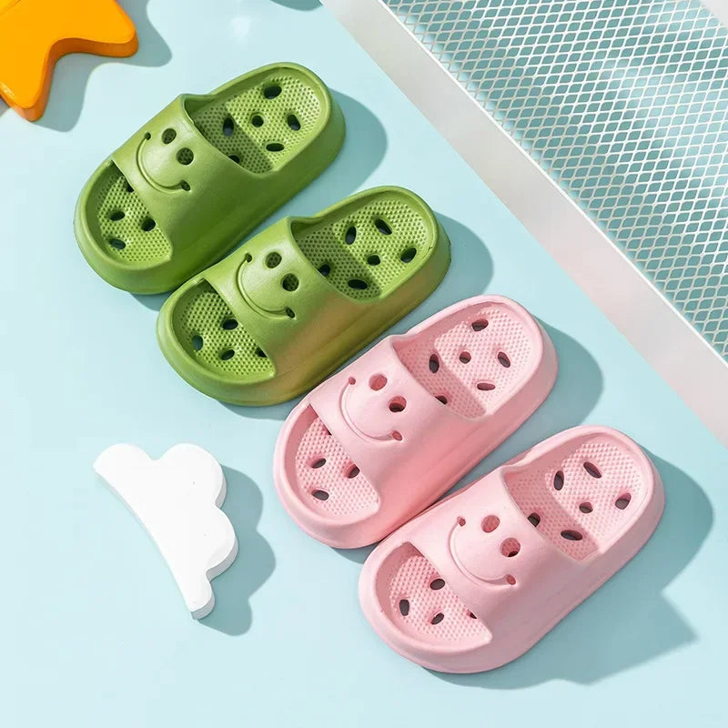 Kids EVA Slippers Unisex Anti Slip Smiling Face Bathroom Footwear