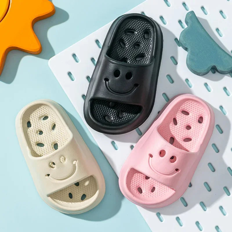 Kids EVA Slippers Unisex Anti Slip Smiling Face Bathroom Footwear