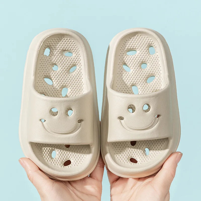 Kids EVA Slippers Unisex Anti Slip Smiling Face Bathroom Footwear