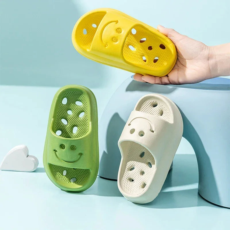 Kids EVA Slippers Unisex Anti Slip Smiling Face Bathroom Footwear