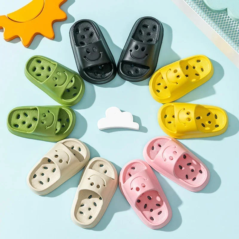Kids EVA Slippers Unisex Anti Slip Smiling Face Bathroom Footwear