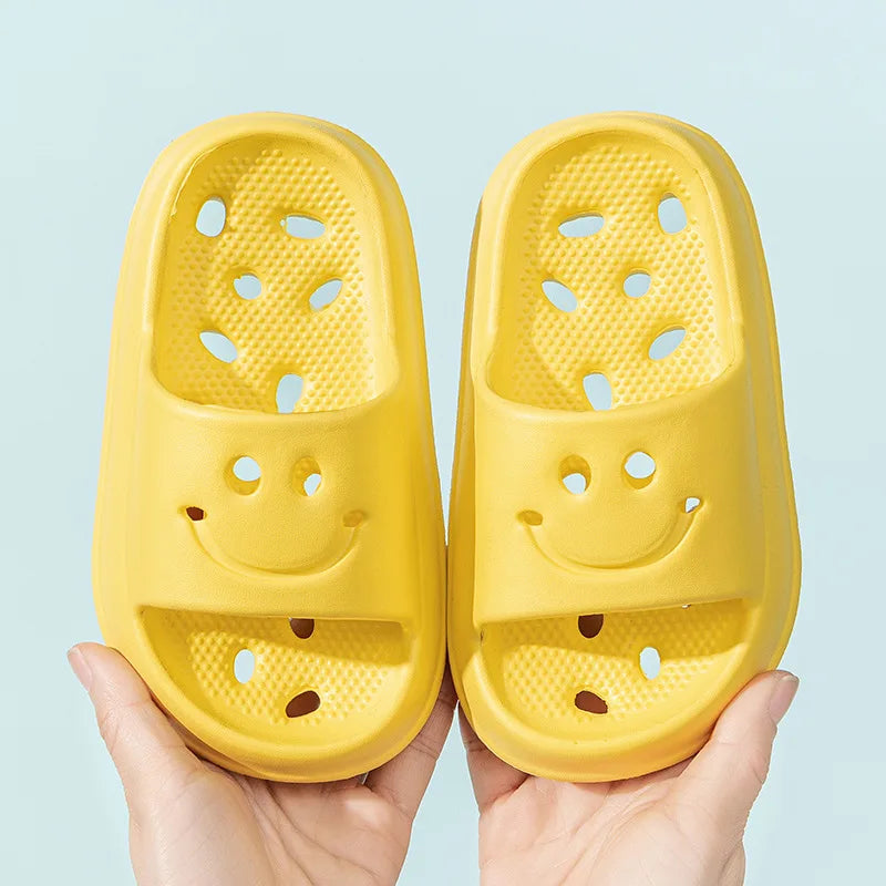 Kids EVA Slippers Unisex Anti Slip Smiling Face Bathroom Footwear