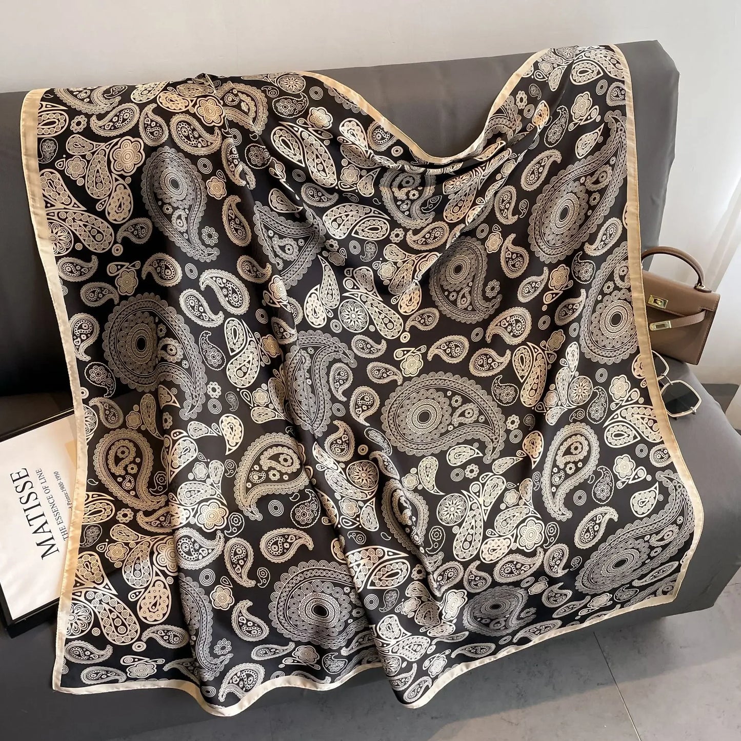 HYKMAIYW Luxury Horse Print Square Scarf Imitation Silk Shawl