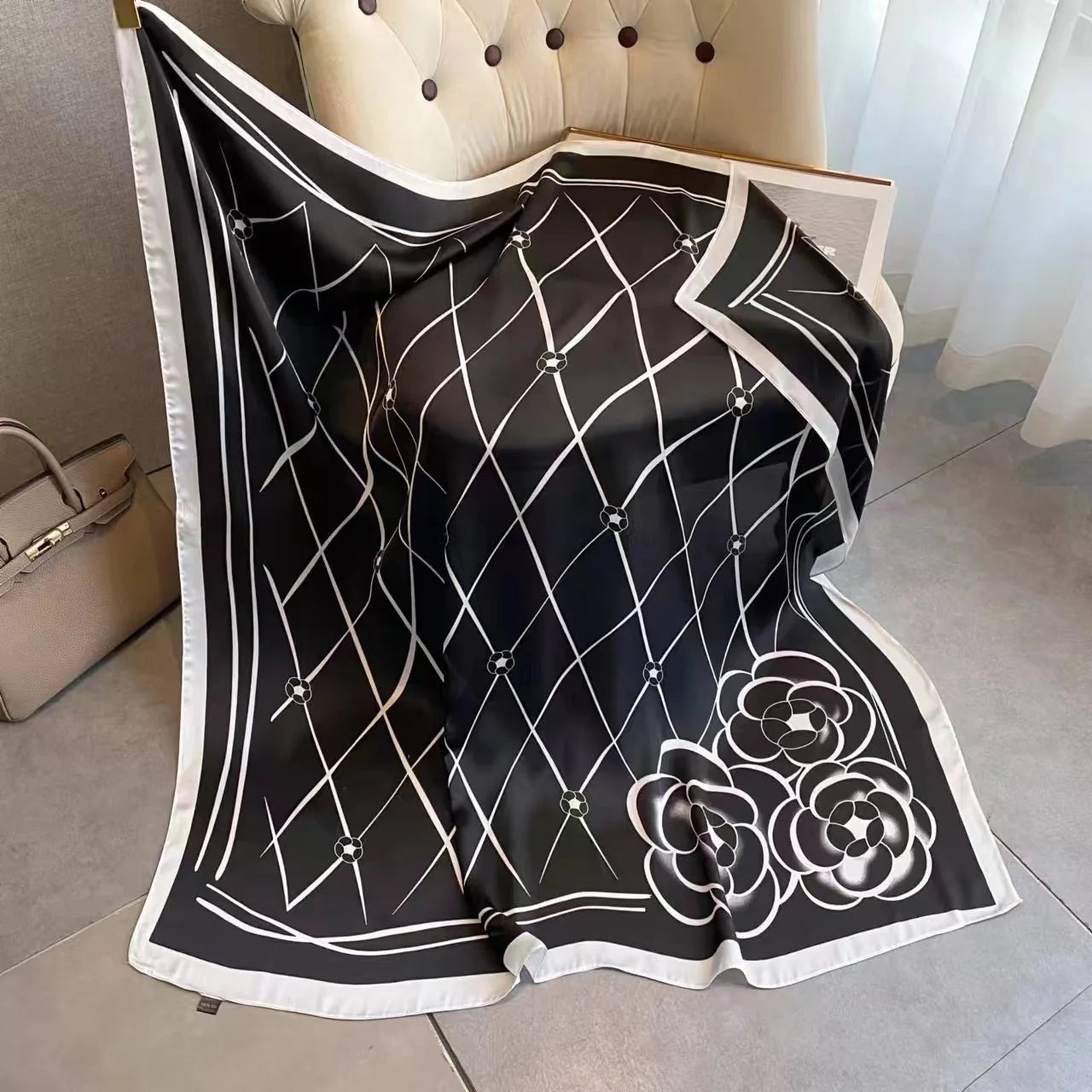 HYKMAIYW Luxury Horse Print Square Scarf Imitation Silk Shawl